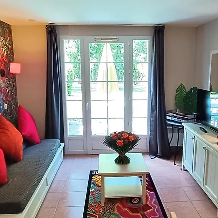 Charmante Maison Duplex En Avec Piscine A مونفلاكين