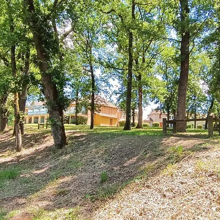 Charmante Maison Duplex En Avec Piscine A Holiday home *