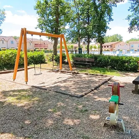 Feriehus Charmante Maison Duplex En Avec Piscine A *
