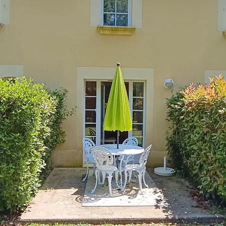 Feriehus Charmante Maison Duplex En Avec Piscine A *