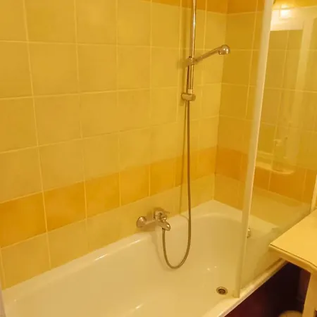 Charmante Maison Duplex En Avec Piscine A Feriehus