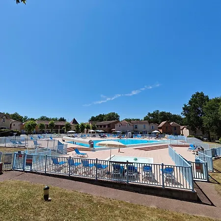 Charmante Maison Duplex En Avec Piscine A Holiday home *