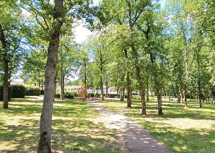 Charmante Maison Duplex En Avec Piscine A *