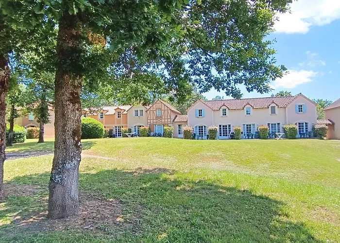 بيت للعطل Charmante Maison Duplex En Avec Piscine A *